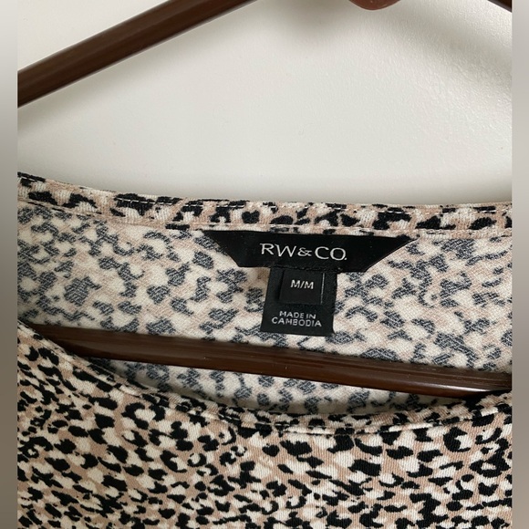 RW&CO cheetah print long sleeve - Picture 2 of 4